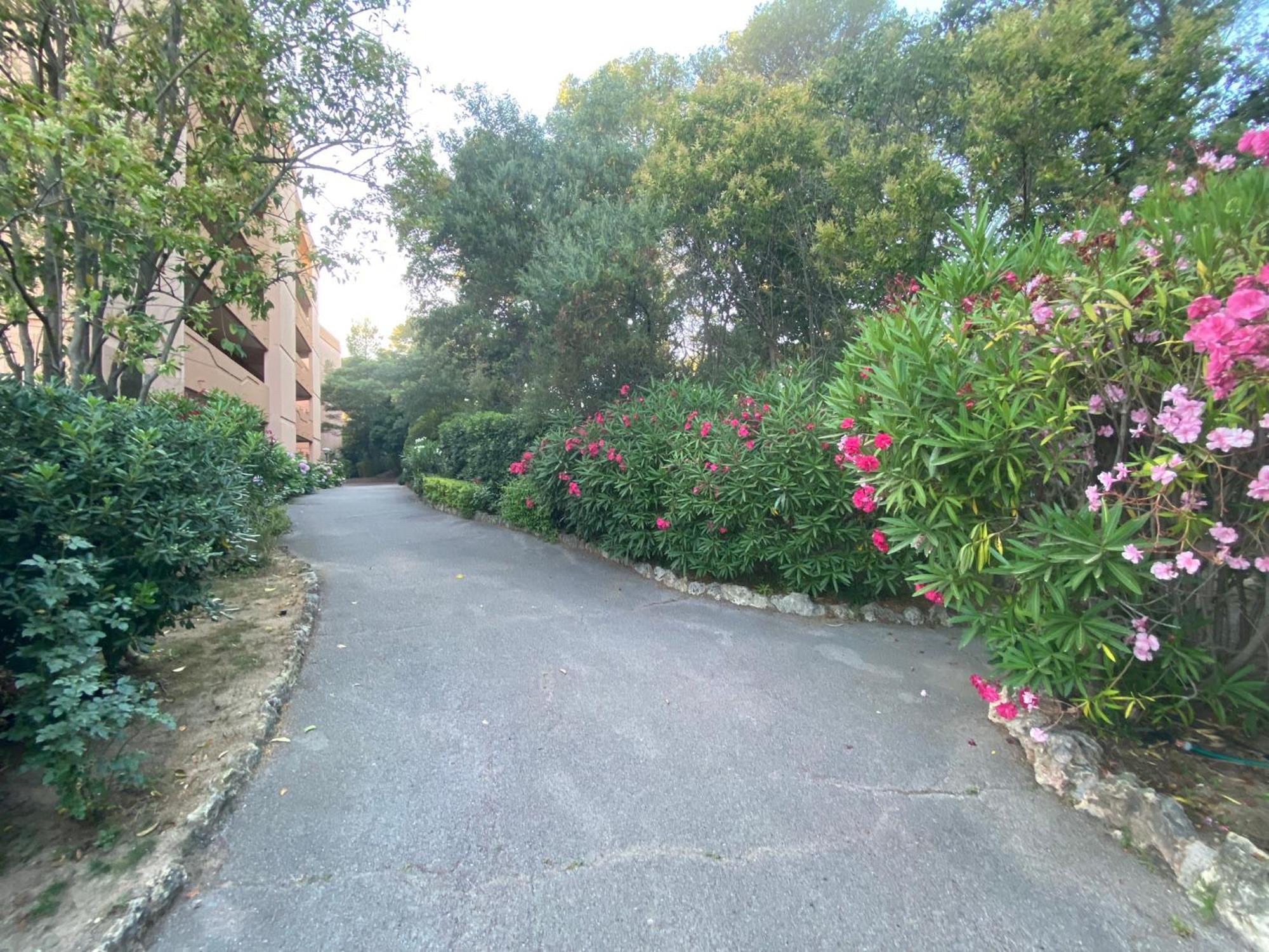 Appartement Face Mer Et Port Santa Lucia Climatise Et Wifi Saint-Raphaël Eksteriør billede